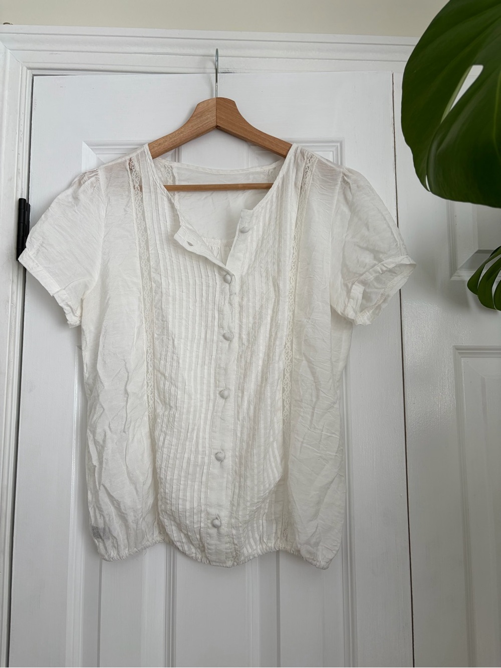 Dainty Feminine White Blouse